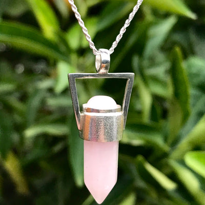 Colgante Geo Moon Cuarzo Rosa